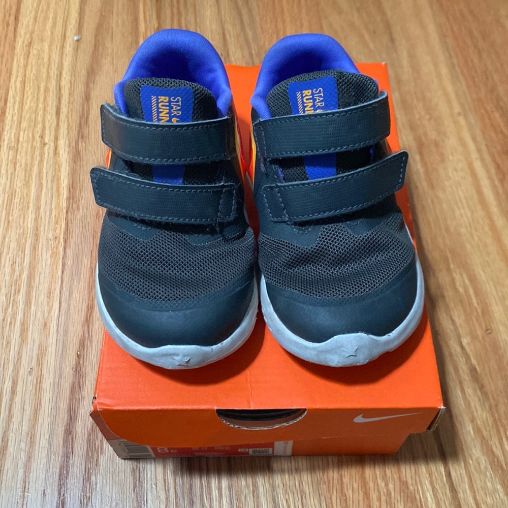 Nike Star Runner 2 Fire size 8C